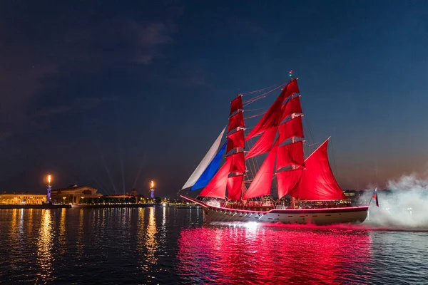 São Petersburgo Scarlet Sails 2021 Inglês Veleiro Com Velas Escarlate — Fotografia de Stock