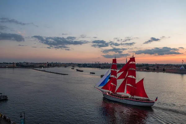 São Petersburgo Scarlet Sails 2021 Inglês Veleiro Com Velas Escarlate — Fotografia de Stock