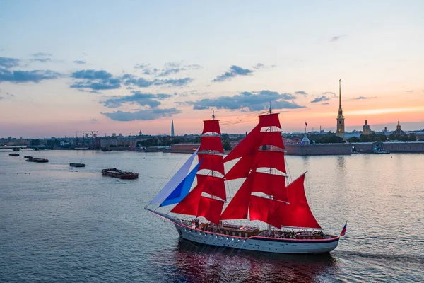 San Petersburgo Scarlet Sails 2021 Inglés Velero Con Velas Escarlata — Foto de Stock