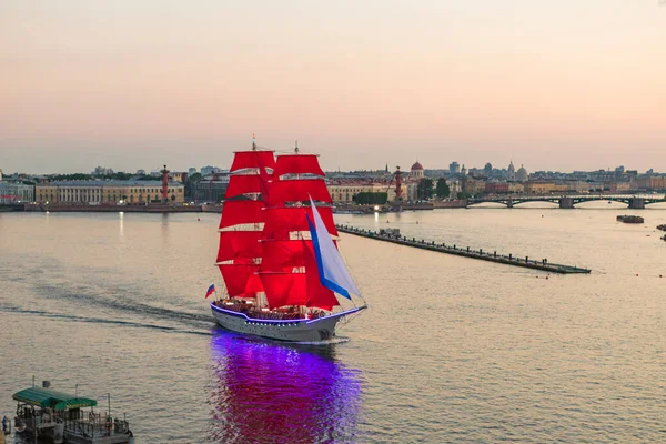 Rusland Sint Petersburg Scarlet Sails 2021 Zeilboot Rusland Met Scharlaken — Stockfoto