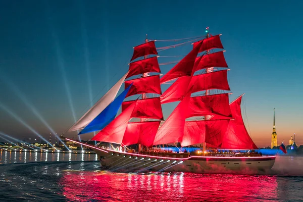 São Petersburgo Scarlet Sails 2021 Inglês Veleiro Com Velas Escarlate — Fotografia de Stock