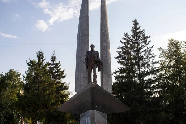 Nizhny Novgorod 设计师R 的纪念碑Alekseev — 图库照片