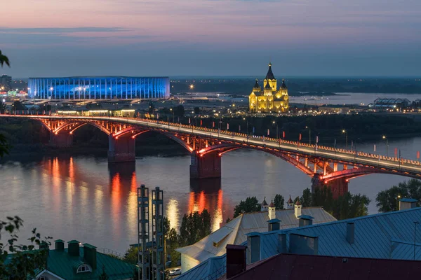Ρωσία Νίζνι Νόβγκοροντ Γέφυρα Καναβίνσκι Και Βέλος Σούρουπο — Φωτογραφία Αρχείου