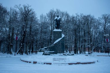 - Rusya. Velikiy Novgorod. VI anıtı. Lenin.