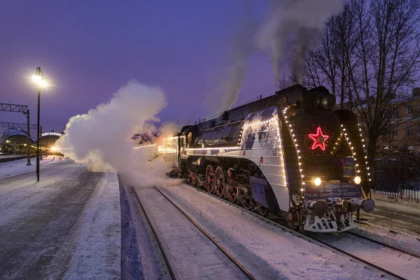 Ryssland Sankt Petersburg Järnvägsstationen Vitebsk Retrolok Jultomten — Stockfoto