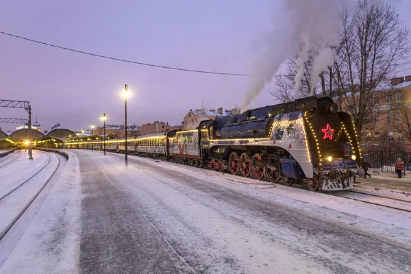 Ryssland Sankt Petersburg Järnvägsstationen Vitebsk Retrolok Jultomten — Stockfoto