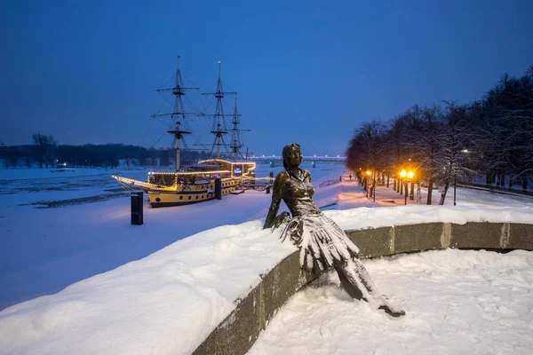 Russia Velikiy Novgorod Scultura Turista Stanco — Foto Stock