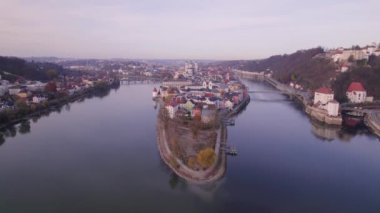 Passau Almanya 'da Üç Nehir Üzerinde Duran Bir Şehir