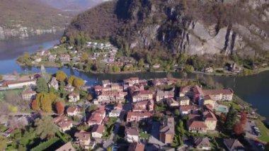 Lavena Ponte Tresa İsviçre İtalya sınırında Lugano yakınlarında güzel bir kasaba.