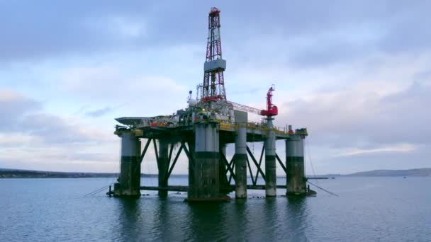 Oil Drilling Rig Scotland Awaiting Deployment North Sea — Stock Video