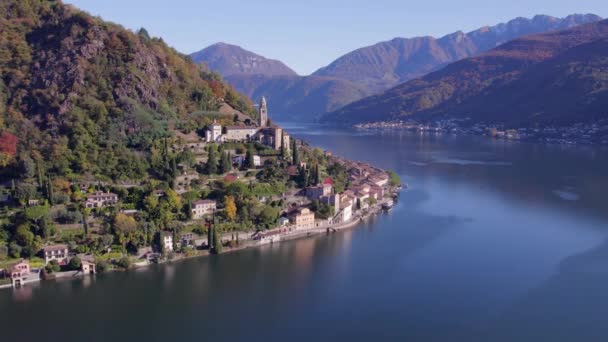 ルガーノ湖沿岸のスイスの自治体を促進する — ストック動画