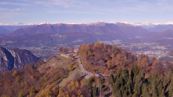 シニョーラ山とバルコーネD Italiaルガーノ湖を見下ろす — ストック動画