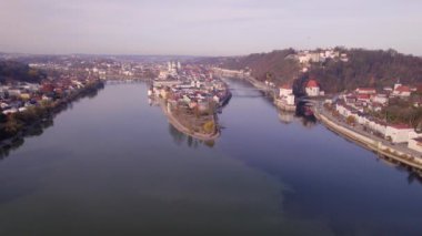 Sabahın erken saatlerinde Passau Nehri 'nde
