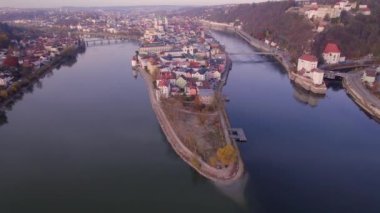 Passau Almanya 'da Üç Nehir Üzerinde Duran Bir Şehir