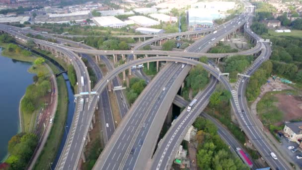 Bir Spagetti Ara Yol Sistemi Yönlendiren Araçların Zaman Süratleri — Stok video