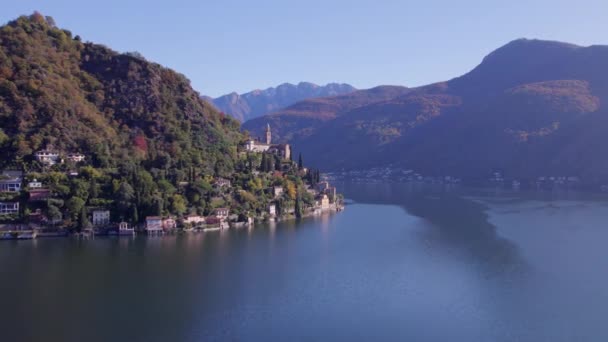 Voando Para Morcote Município Suíça Nas Margens Lago Lugano — Vídeo de Stock