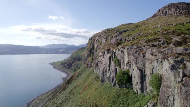 Pemandangan Skotlandia Bergunung Gunung Pulau Suci — Stok Video