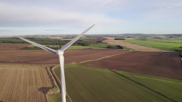 Uma Turbina Eólica Onshore Que Gera Energia Renovável — Vídeo de Stock