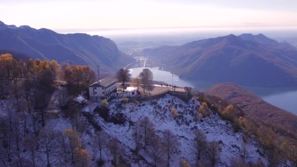 シニョーラ山とバルコーネD Italiaルガーノ湖を見下ろす — ストック動画