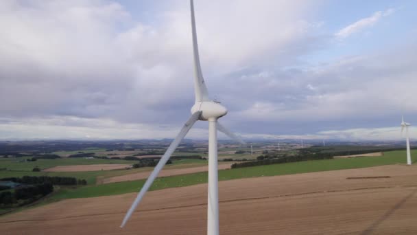 Větrná Turbína Výrobu Obnovitelné Zelené Energie Venkově — Stock video