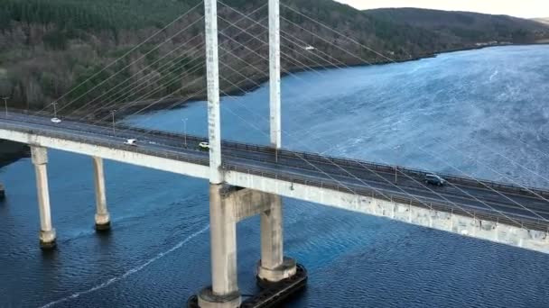 Brücke Schottland Die Von North Kessock Nach Inverness Führt — Stockvideo