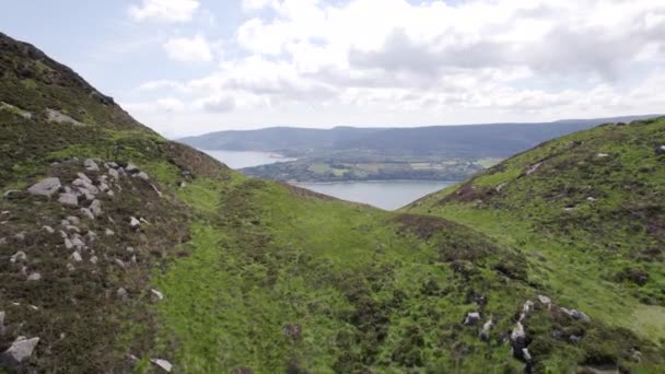 Vista Del Paisaje Escocés Montañoso Isla Santa — Vídeo de stock