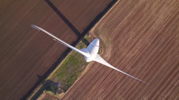 Vista Del Ojo Pájaro Una Turbina Eólica Tierra — Vídeos de Stock