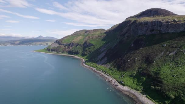 Isla Santa Escocesa Con Paisaje Montañoso Costero — Vídeos de Stock