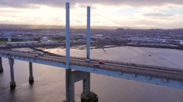 Brücke Schottland Die Von North Kessock Nach Inverness Führt — Stockvideo