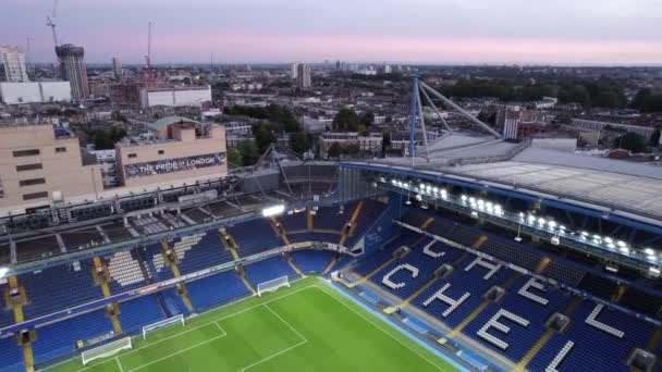 Chelsea Football Club Stamford Bridge Iluminado Vista Aérea Crepúsculo — Vídeo de Stock