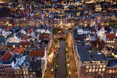 Amsterdam Şehir Kanalları Gece Havası Görüntüsünde