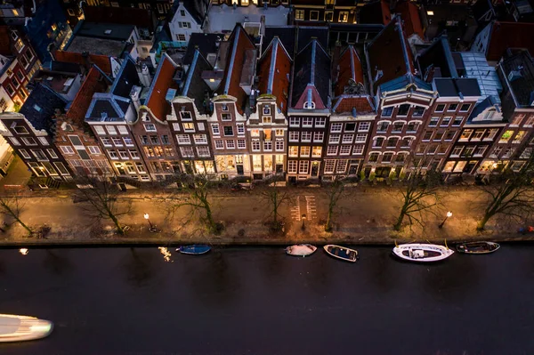 Дома Берегах Каналов Амстердама Ночью — стоковое фото
