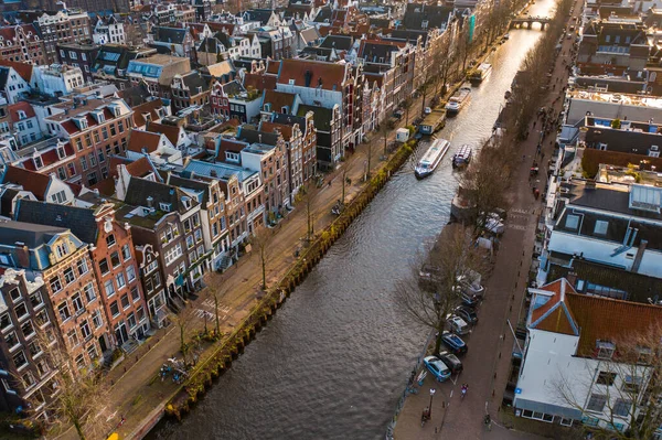 Kanalbootsfahrt Durch Amsterdams City Aus Der Luft — Stockfoto