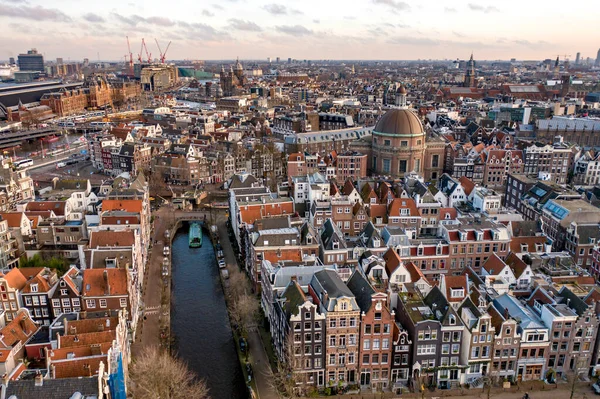 Zonsondergang Amsterdam Stad Met Haar Grachten Waterwegen Luchtfoto — Stockfoto