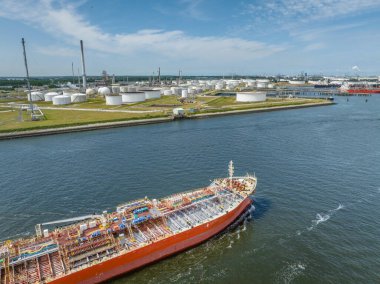 Rotterdam Limanı 'ndan Petrol Tankeri Gemisi