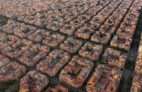 Barcelona City İspanya Apartmanı ve Şehir Blokları Sunset Aerial View