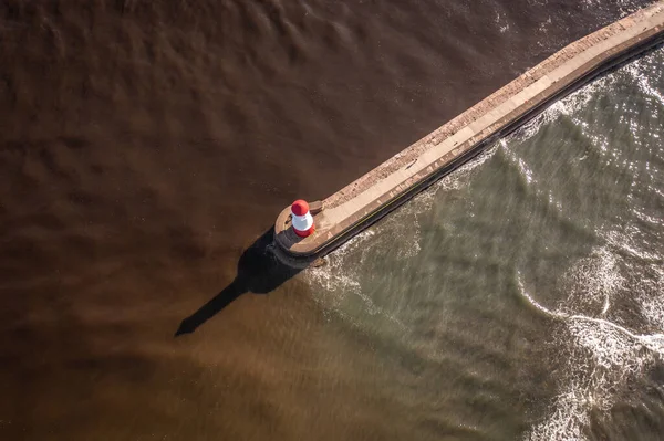 Bird Eye View Van Een Vuurtoren Breakwater — Stockfoto