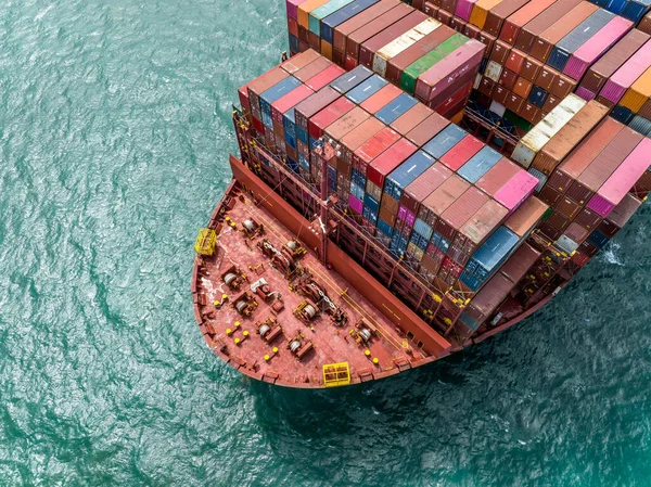 Deniz Taşımacılık Malzemeleri ve Kargo 'da Büyük Bir Konteyner Gemisinin Yayı