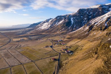 Köylü İzlanda Karlı ve Dağlık Arazi