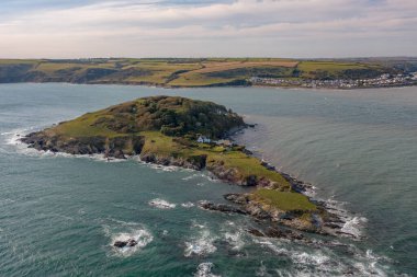 Yazın anakara açıklarında Denizde Uzak Özel Ada