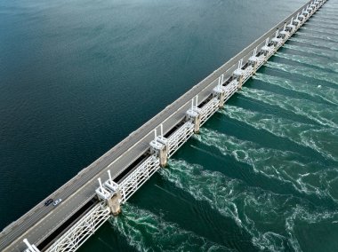 Hollanda 'da Doğu Scheldt Fırtına Dalgası Bariyeri