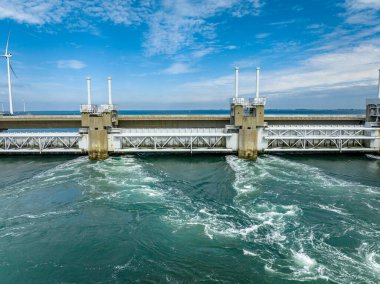 Hollanda 'da Doğu Scheldt Fırtına Dalgası Bariyeri