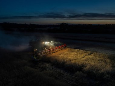 Çalışma gece hasat birleştirmek