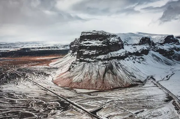 Ισλανδικό Βουνό Καλυμμένο Χιόνι — Φωτογραφία Αρχείου