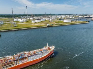 Rotterdam Limanı 'ndan Petrol Tankeri Gemisi
