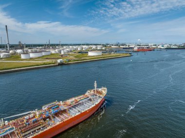 Rotterdam Limanı 'ndan Petrol Tankeri Gemisi