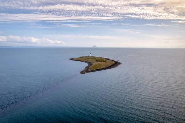 Het Eiland Pladda Voor Zuidkust Van Arran Schotland Met Een — Stockfoto