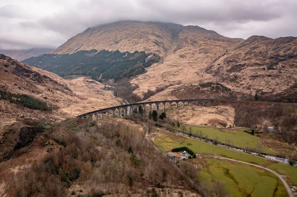 Das Glenfinnan Viadukt Schottland Ist Ein Beliebter Touristenmagnet — Stockfoto