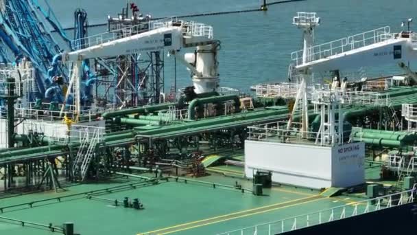 Petrol Tanker Gemisi Rafineri Limanında Yakıt Petrol Satıyor — Stok video