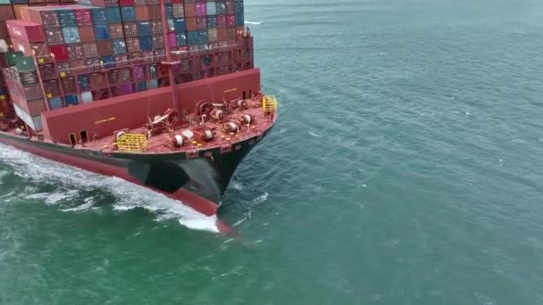Buque Contenedores Completamente Cargado Mar Que Transporta Carga Alrededor Del — Vídeos de Stock